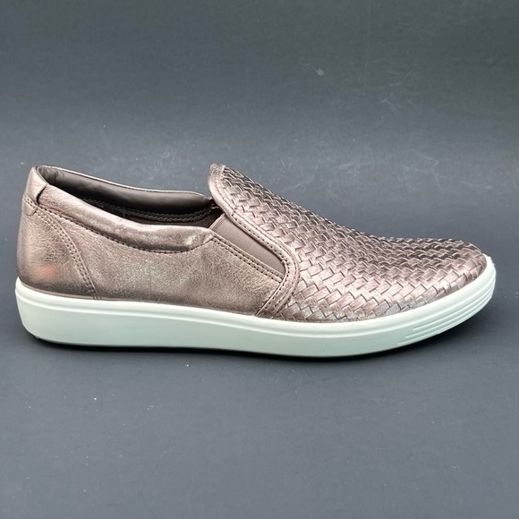 ECCO Soft 7 Slip-On Leather Bronze Sneakers Women's Size 9 US - Picture 13 of 13